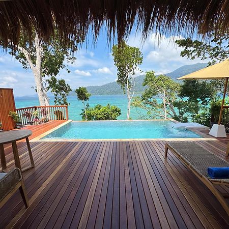 Ten Moons Sunset Villas เกาะหลีเป๊ะ ภายนอก รูปภาพ