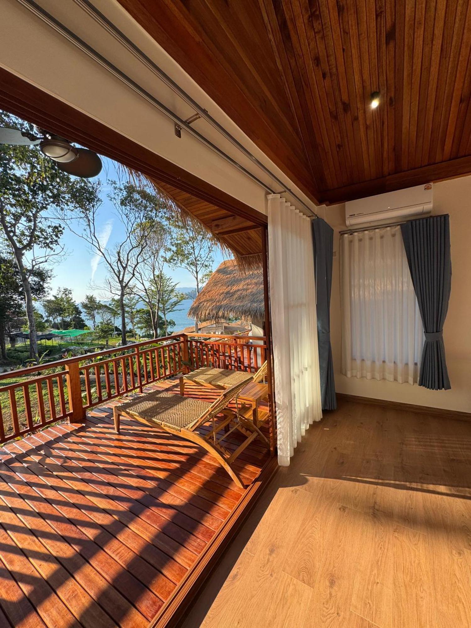 Ten Moons Sunset Villas เกาะหลีเป๊ะ ภายนอก รูปภาพ