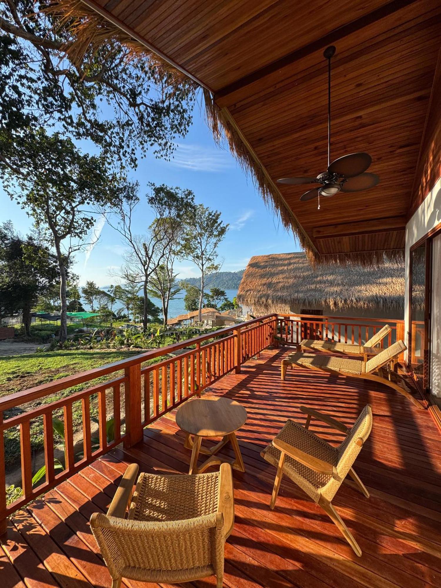 Ten Moons Sunset Villas เกาะหลีเป๊ะ ภายนอก รูปภาพ
