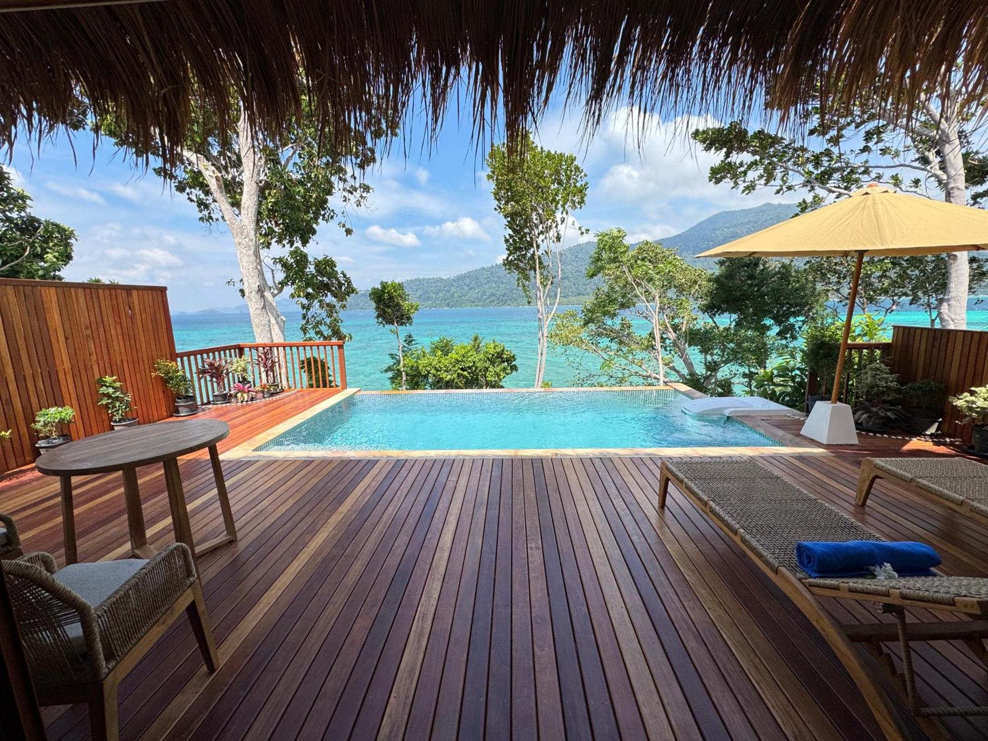 Ten Moons Sunset Villas เกาะหลีเป๊ะ ภายนอก รูปภาพ