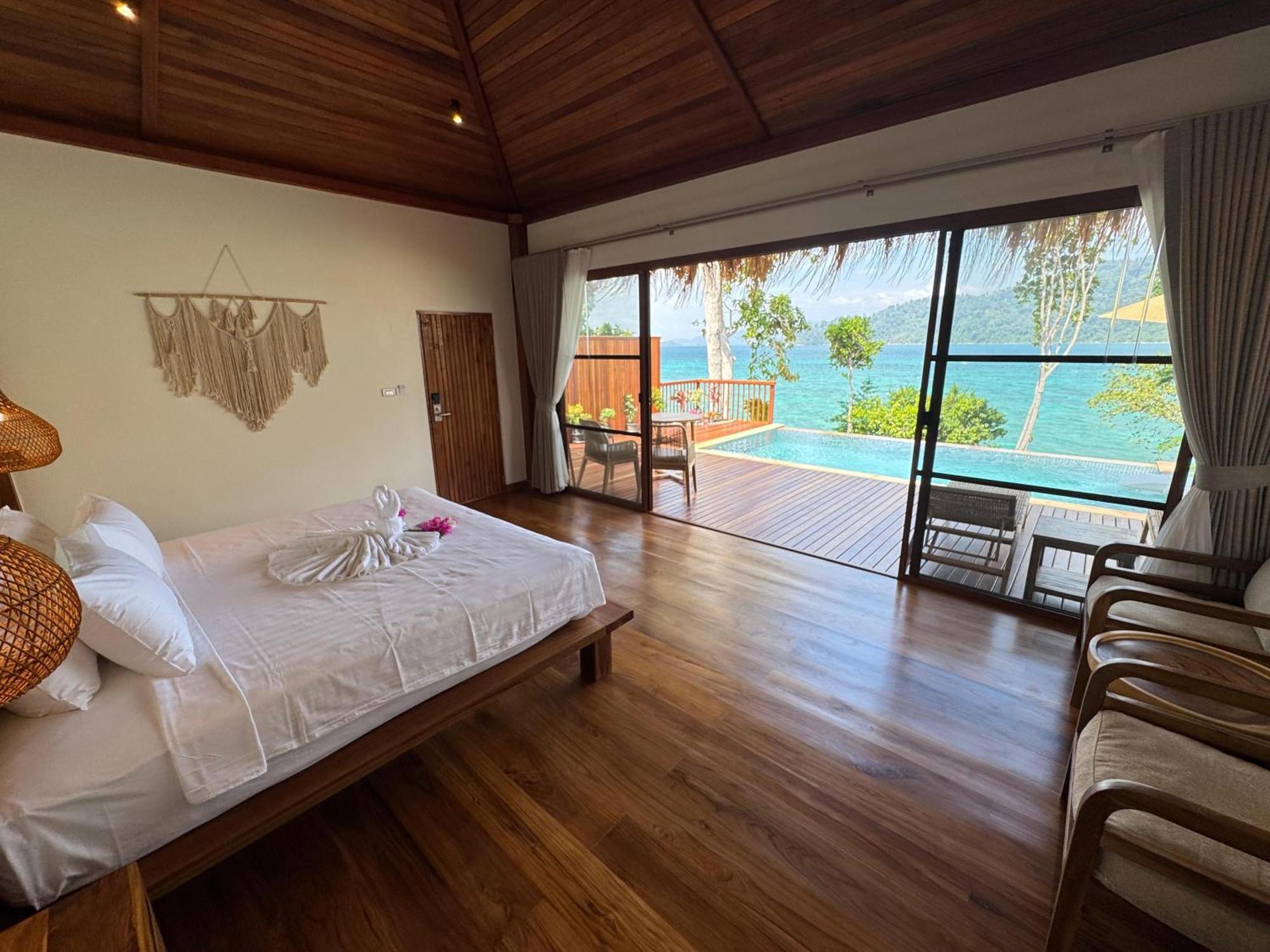 Ten Moons Sunset Villas เกาะหลีเป๊ะ ภายนอก รูปภาพ