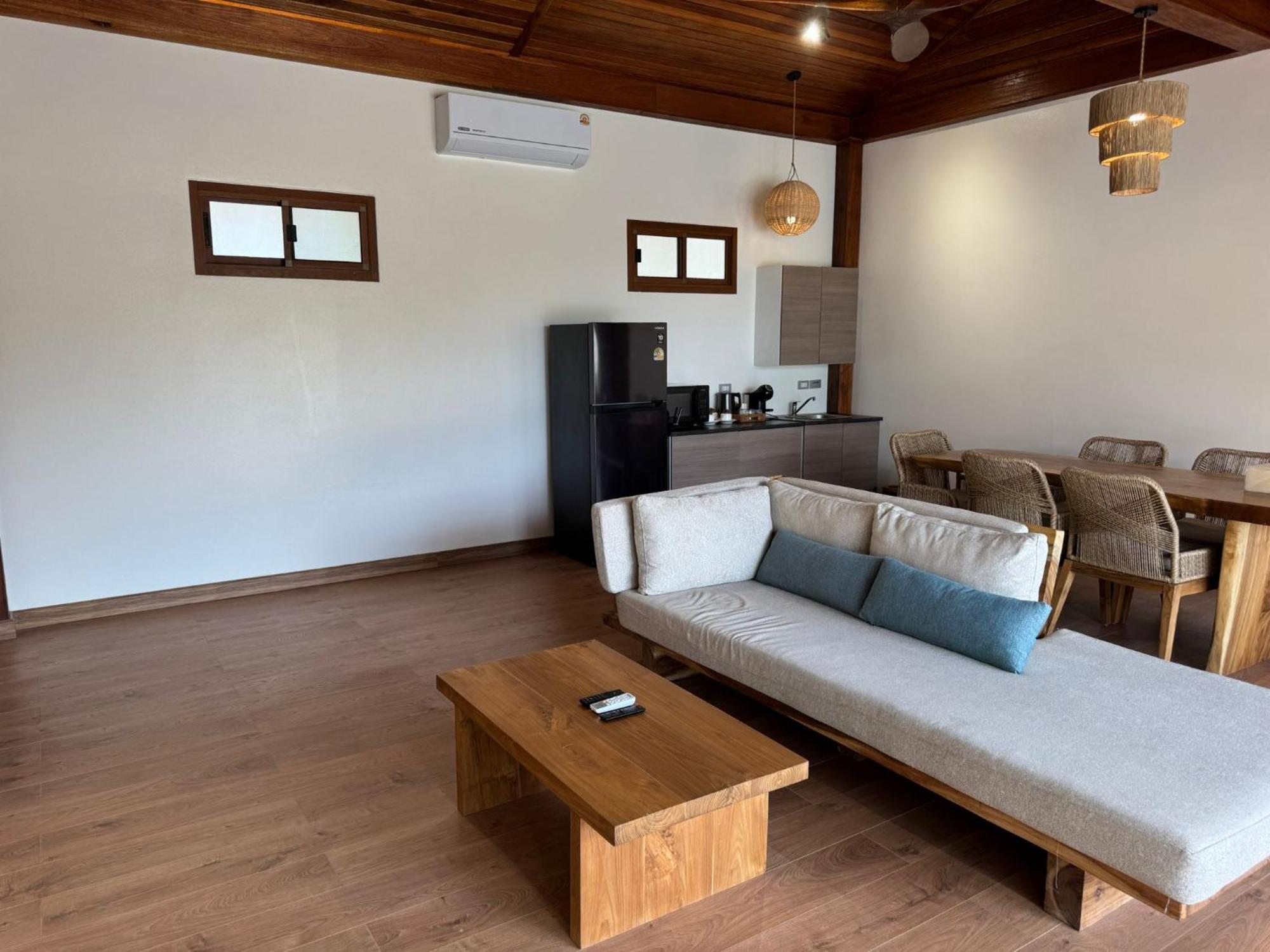 Ten Moons Sunset Villas เกาะหลีเป๊ะ ภายนอก รูปภาพ