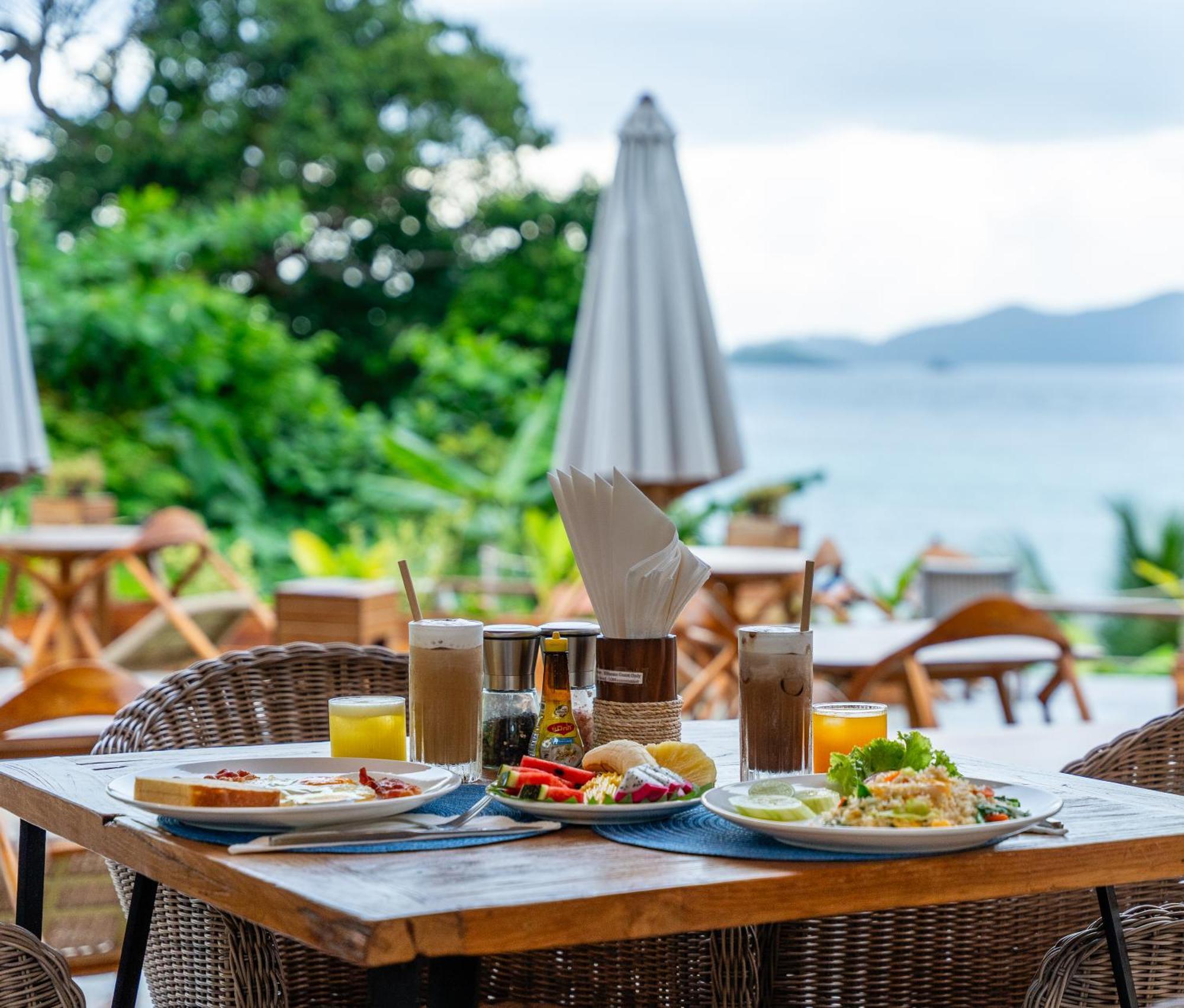 Ten Moons Sunset Villas เกาะหลีเป๊ะ ภายนอก รูปภาพ