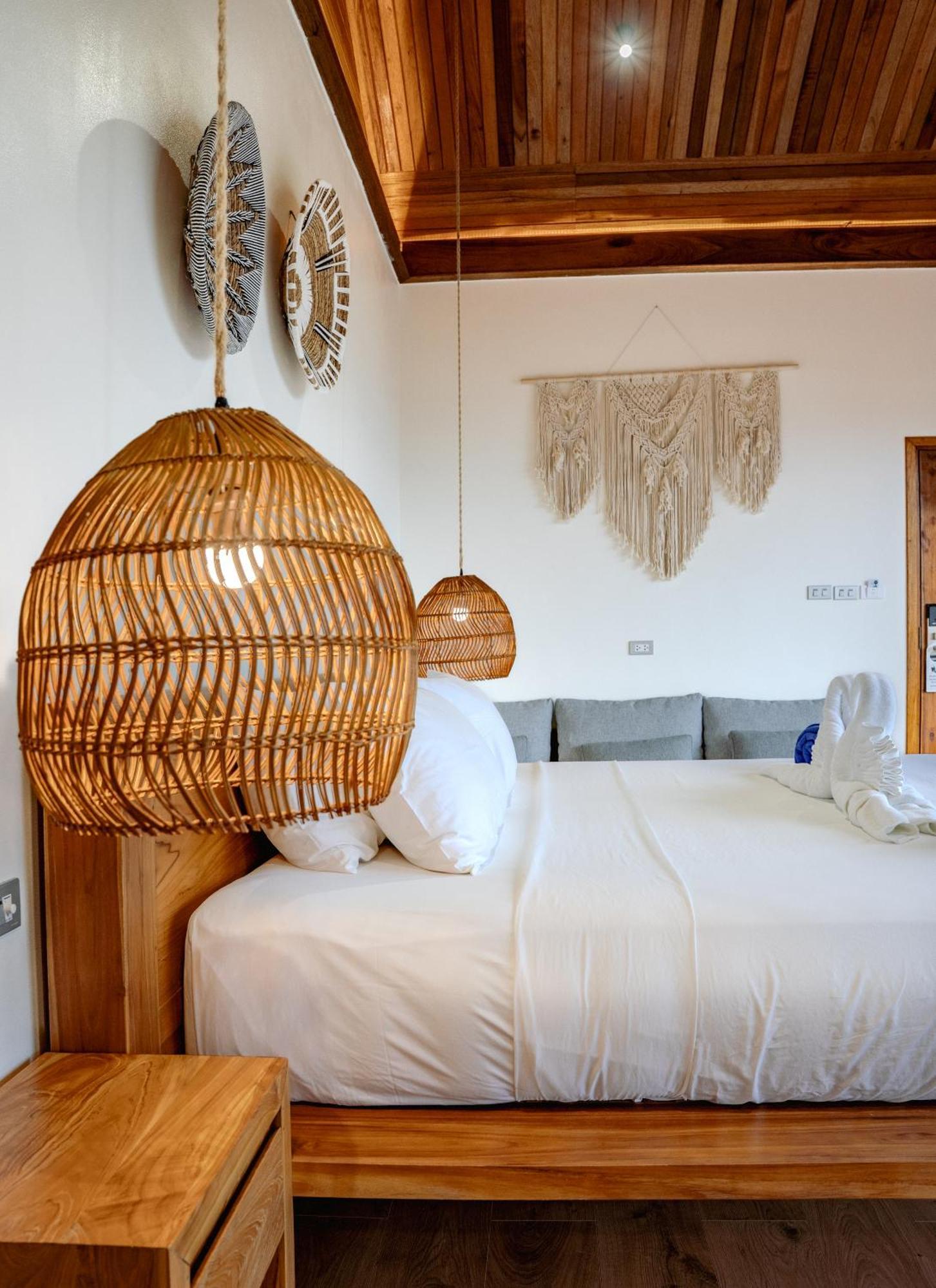 Ten Moons Sunset Villas เกาะหลีเป๊ะ ภายนอก รูปภาพ