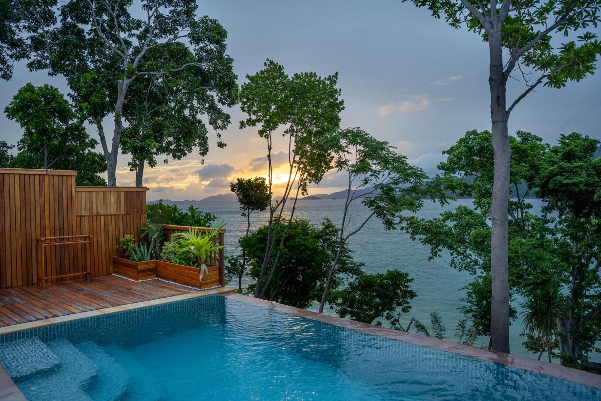 Ten Moons Sunset Villas เกาะหลีเป๊ะ ภายนอก รูปภาพ